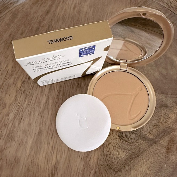 Jane Iredale PurePressed Base and Compact- Teakwood - Picture 3 of 3